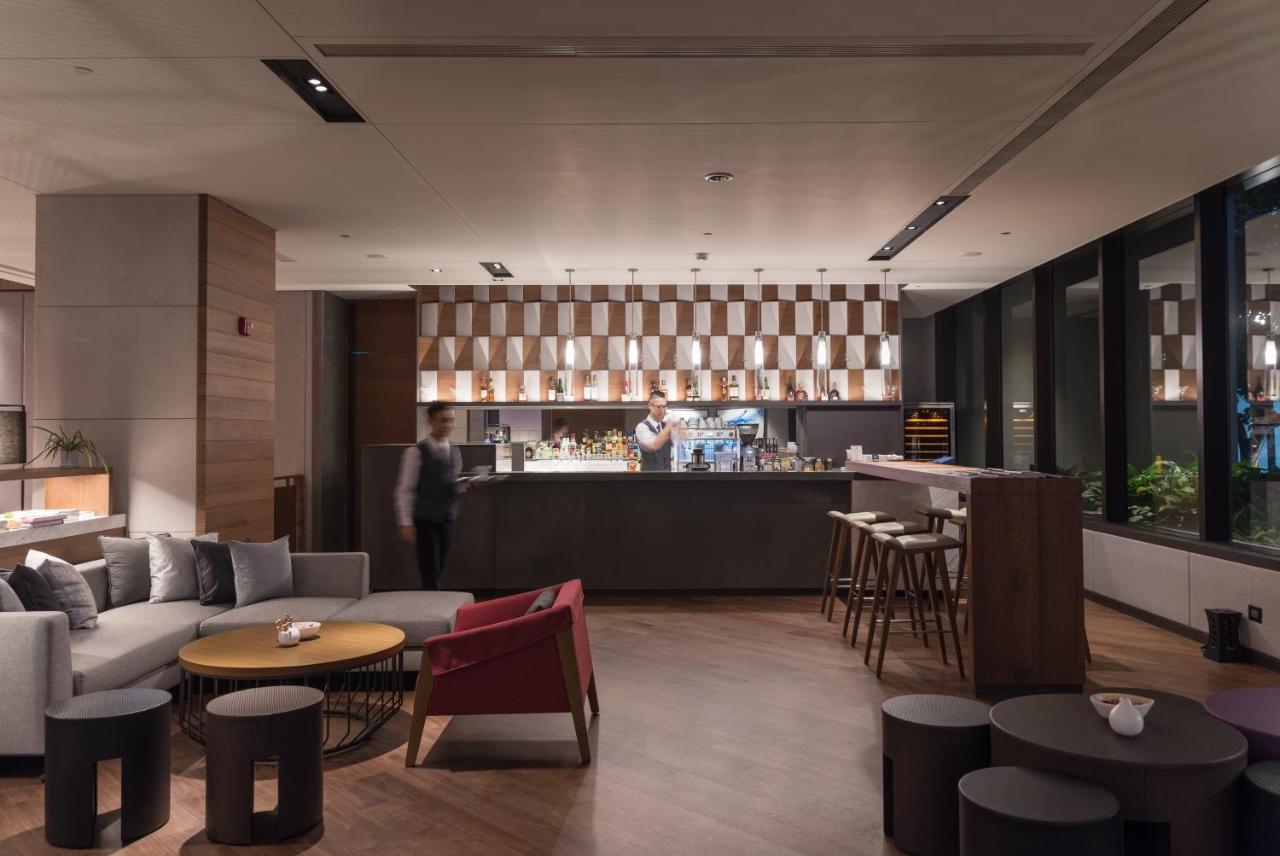 Crowne Plaza Tainan By Ihg Ξενοδοχείο Εξωτερικό φωτογραφία The Lounge at Hong Kong International Airport