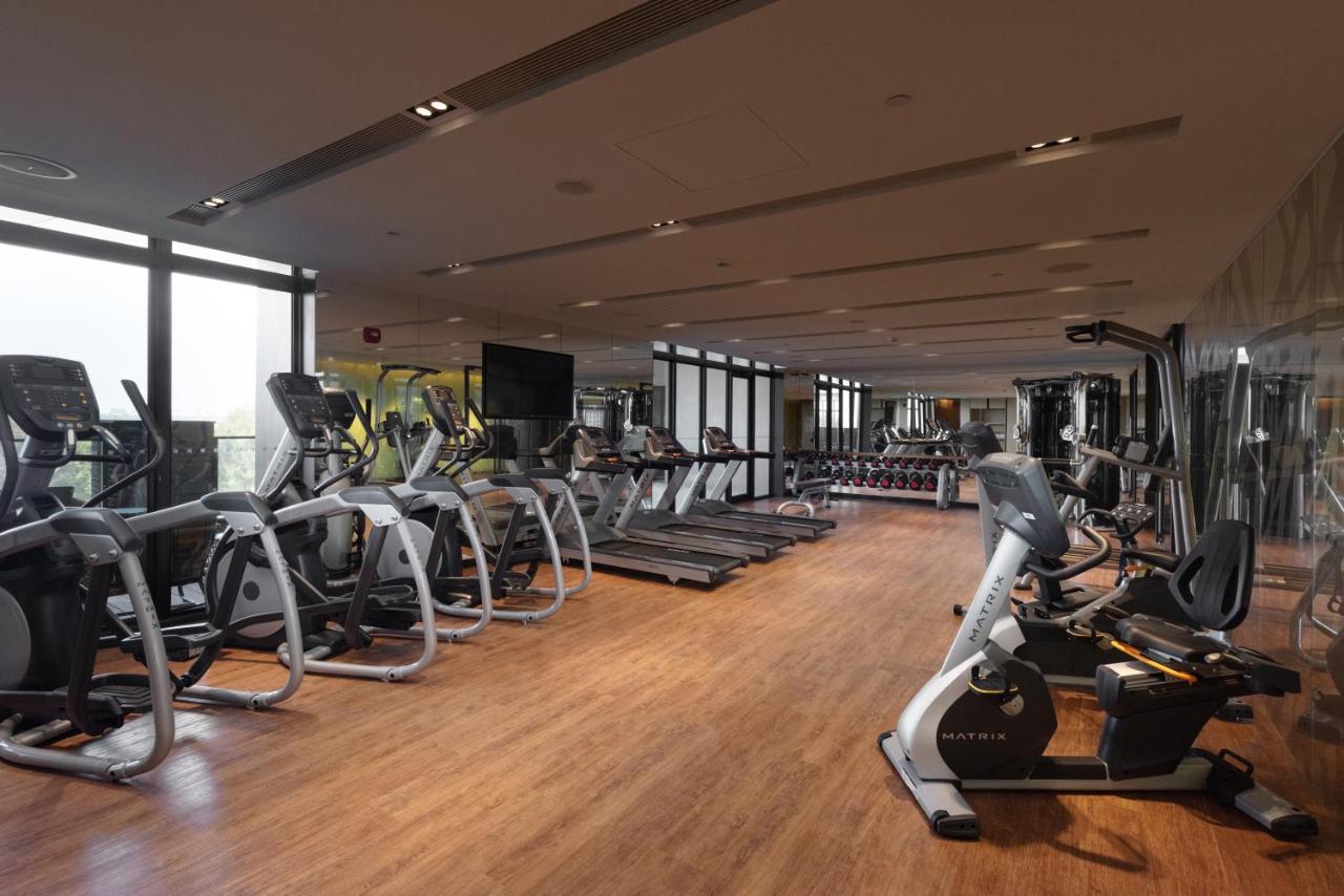 Crowne Plaza Tainan By Ihg Ξενοδοχείο Εξωτερικό φωτογραφία The gym at the hotel