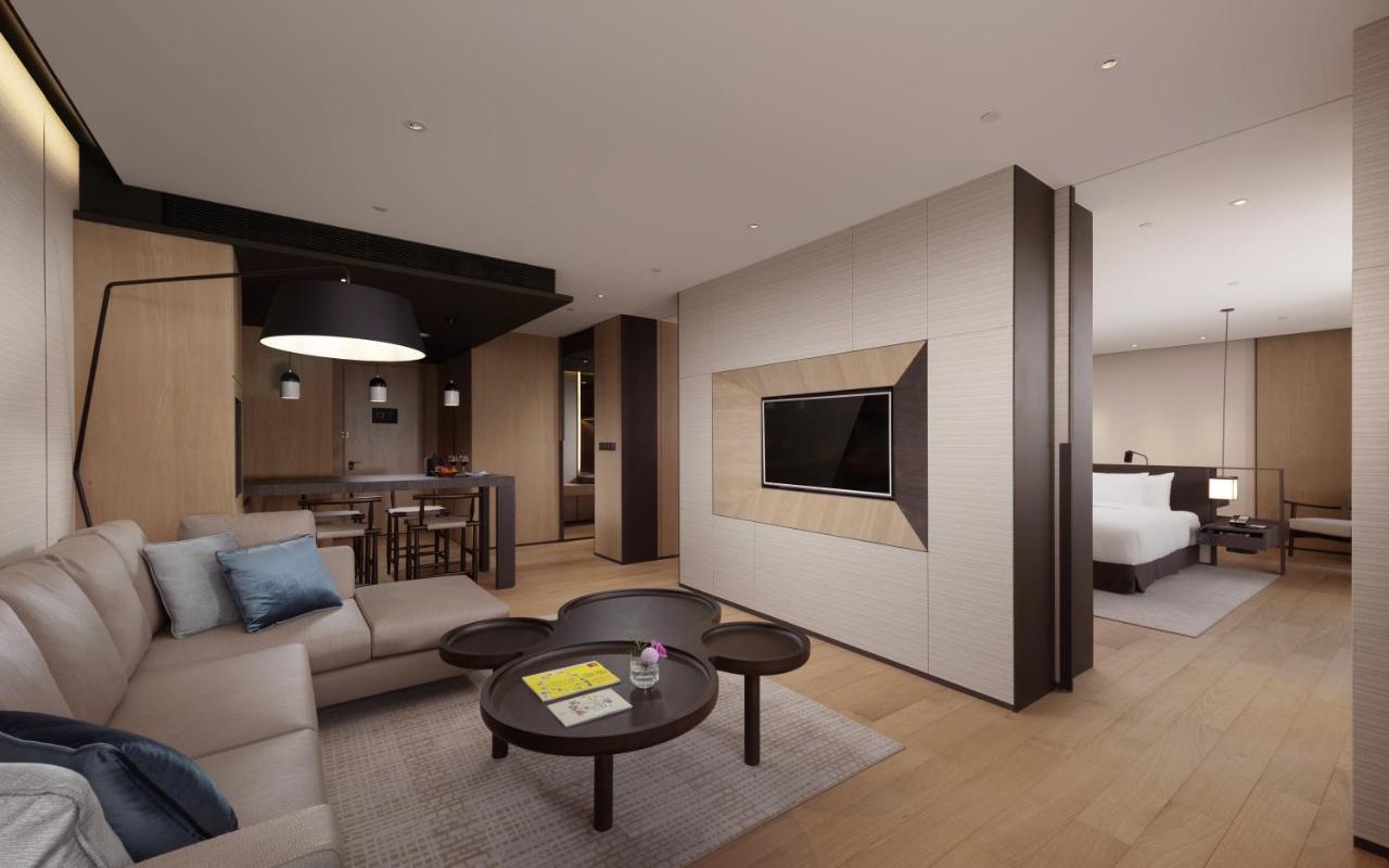 Crowne Plaza Tainan By Ihg Ξενοδοχείο Εξωτερικό φωτογραφία A suite at the hotel
