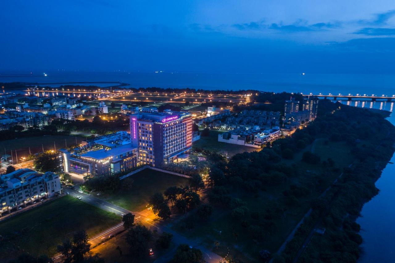 Crowne Plaza Tainan By Ihg Ξενοδοχείο Εξωτερικό φωτογραφία Aerial view of the hotel