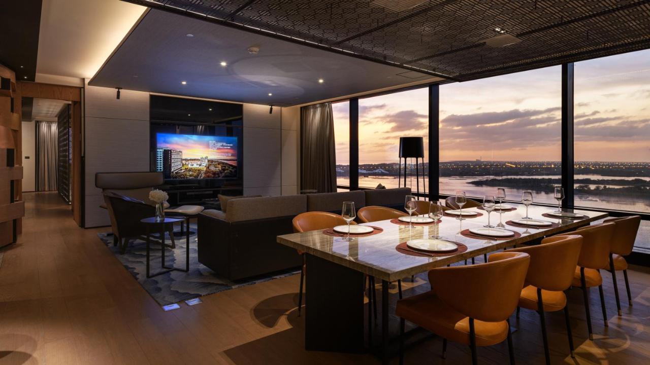 Crowne Plaza Tainan By Ihg Ξενοδοχείο Εξωτερικό φωτογραφία The 360° Sky Lounge