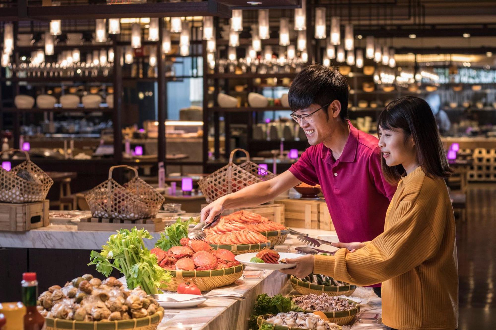 Crowne Plaza Tainan By Ihg Ξενοδοχείο Εξωτερικό φωτογραφία A buffet in Vietnam