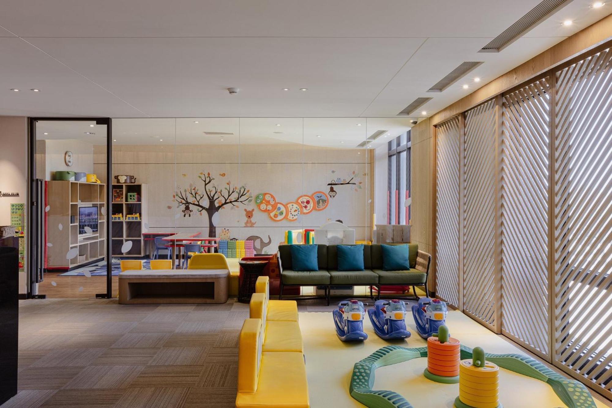 Crowne Plaza Tainan By Ihg Ξενοδοχείο Εξωτερικό φωτογραφία The Children's Club at the Renaissance Hotel, Shanghai